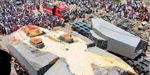 கர்நாடகா எல்லைக்கு சென்றது கோதண்டராமர் சிலை !