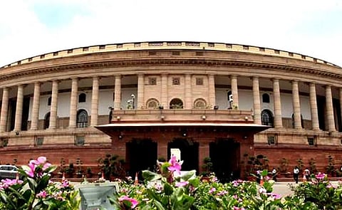 மக்களவைக்கு செல்லும் 76 பெண் எம்.பி.க்கள்..!