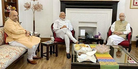 அத்வானி, முரளி மனோகர் ஜோஷியிடம் பிரதமர் மோடி ஆசி!