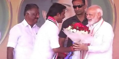 மத்திய அமைச்சரவையில் இடம்பெறுகிறார் ஓபிஎஸ் மகன் ரவீந்திரநாத்?