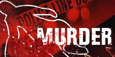 கோடரியால் மனைவியை வெட்டிக் கொன்ற 60 வயது கணவர்