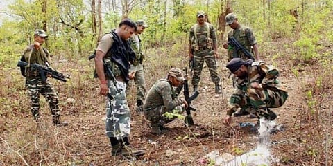 ஜார்க்கண்டில் குண்டு வெடிப்பு: 11 வீரர்கள் படுகாயம்!