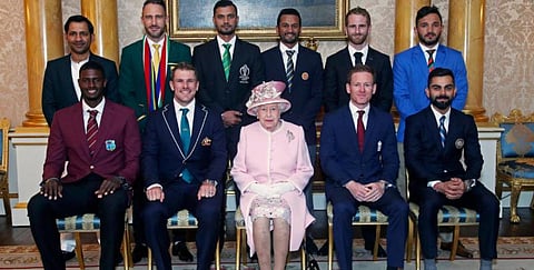 இன்று தொடங்குகிறது உலகக் கோப்பை கிரிக்கெட் திருவிழா: கேப்டன்களுக்கு இங்கி. ராணி விருந்து!