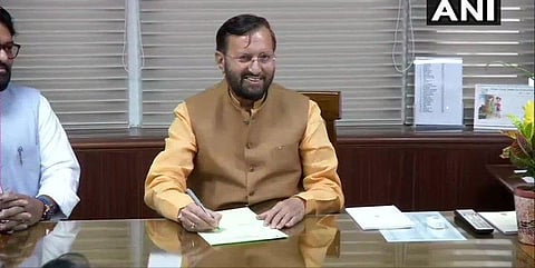 சுற்றுச்சூழல் அமைச்சராகப் பொறுப்பேற்றார் பிரகாஷ் ஜவடேகர்