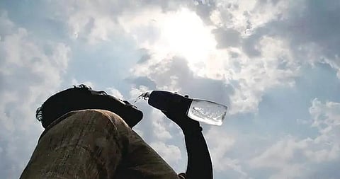 குஜராத்தை வாட்டி வதைக்கும் கோடை வெயில் - பொதுமக்களுக்கு எச்சரிக்கை