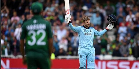 சதம் அடித்து பாகிஸ்தானை மிரட்டிய ‘ரூட்’ : இலக்கை நெருங்கும் இங்கிலாந்து