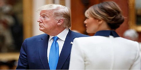 எலிசபத் ராணிக்கு கொடுத்த பரிசு ! மறந்துபோனதை நினைவூட்டிய ட்ரம்ப் மனைவி