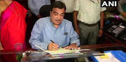 மத்திய அமைச்சராக பொறுப்பேற்றார் நிதின் கட்கரி!