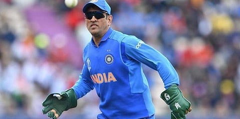 “கையுறையிலுள்ள ராணுவ முத்திரையை நீக்குங்கள்” - தோனிக்கு ஐசிசி அறிவுறுத்தல்