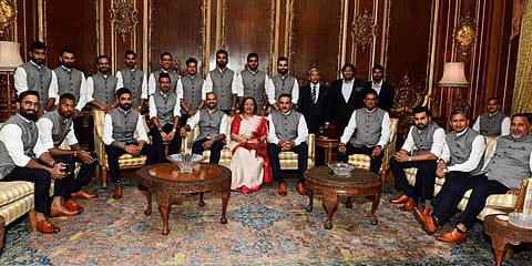 இந்திய தூதர் இல்லத்தில் ’டீம் இந்தியா’ !