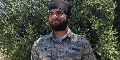 அமெரிக்க விமானப்படையில் டர்பனுடன் பணியாற்ற சீக்கியருக்கு அனுமதி