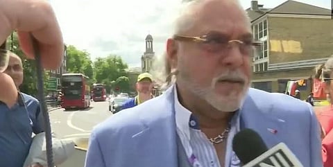 லண்டன் மைதானத்தில் விஜய் மல்லையா: திருடன் என கூச்சலிட்ட ரசிகர்கள்