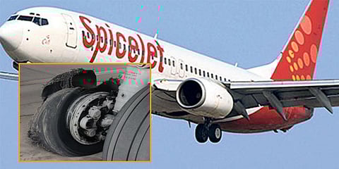 டயர் வெடித்ததால் பரபரப்பு: அவசரமாக தரையிறங்கியது ஸ்பைஸ்ஜெட் விமானம்