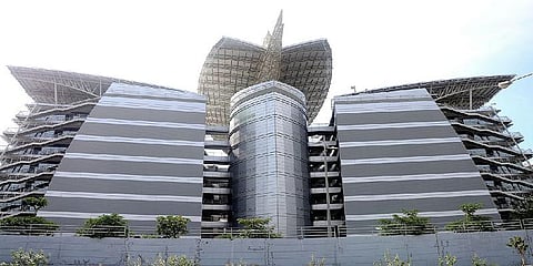 "தண்ணீர் இல்லை வீட்டில் இருந்தே வேலை செய்யுங்கள்" ஐடி நிறுவனம் ஊழியருக்கு அறிவுறுத்தல்