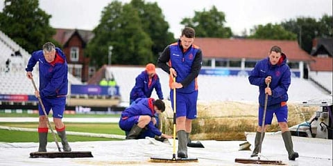 மழைக்கே இன்சூரன்ஸ் போட்ட ஐசிசி ! போட்டிகள் ரத்தானாலும் பணத்துக்கு பங்கமில்லை !