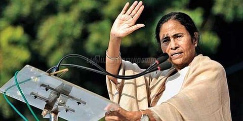 மேற்கு வங்கத்தில் வசிப்பவர்கள் வங்க மொழி கற்றுகொள்ளுங்கள் : மம்தா பானர்ஜி