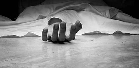 அவிநாசி அருகே கல்லூரி மாணவர் அடித்துக் கொலை