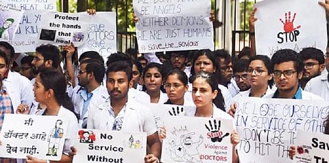 மேற்குவங்க மருத்துவர்கள் போராட்டம் வாபஸ்