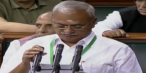 தமிழில் பதவியேற்றார் புதுச்சேரி எம்.பி., வைத்திலிங்கம்!