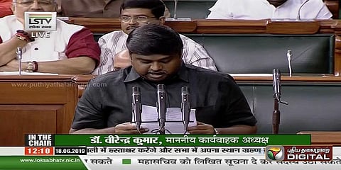 கருப்புச் சட்டை அணிந்து பதவியேற்ற தருமபுரி எம்.பி!