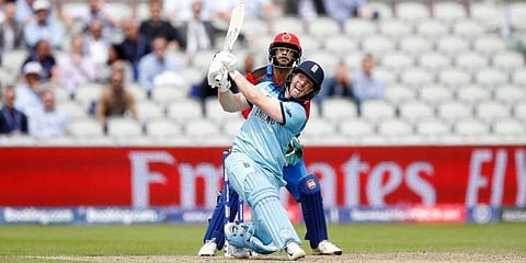 ‘சிக்ஸர் மழை’ பொழிந்த இயான் மார்கன் - 397 ரன்கள் குவித்த இங்கிலாந்து