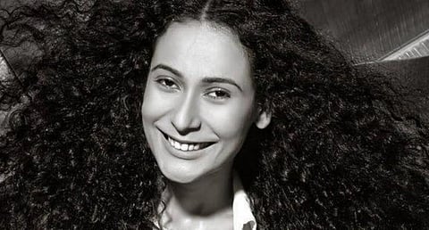 “6 பேர் தரதரவென்று இழுத்து சென்றனர்’’- முன்னாள் மிஸ் இந்தியா புகார்..!