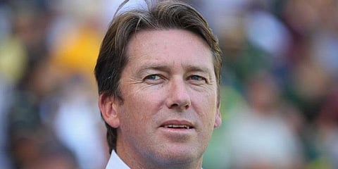 தோனி ஓய்வு பெற வேண்டுமா? - கிலென் மெக்ரத் கருத்து