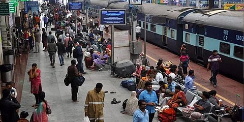 நேற்று கேஸ் மானியம்.. இன்று ரயில் டிக்கெட் மானியம் - மத்திய அரசுக்கு பரிந்துரை