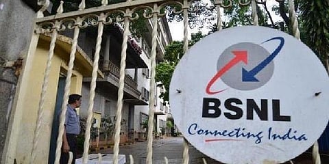 ''ஊழியர்களின் மாதச் சம்பளத்துக்கு பணம் இல்லை'' - நிதி நெருக்கடியில் விழி பிதுங்கும் பிஎஸ்என்எல்