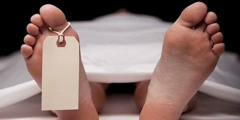 மாநகராட்சி அலுவலகத்தில் ஆண் சடலம் - கொலையா ?