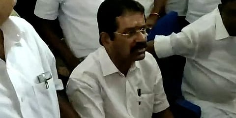 அதிமுக எம்.எல்.ஏவின் மகன் மீது வழக்குப்பதிவு