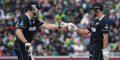 தோள்கொடுத்து தூக்கிய ஆல்ரவுண்டர்கள் : 237 ரன்கள் சேர்த்த நியூஸிலாந்து