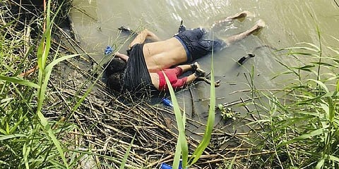 அமெரிக்காவுக்குள் நுழைய முயன்று நீரில் மூழ்கிய தந்தை மகள் - உலகை உலுக்கிய புகைப்படம்