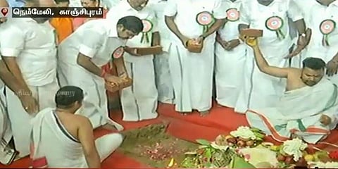 கடல் நீரை குடிநீராக்கும் திட்டத்திற்கு அடிக்கல் நாட்டினார் முதலமைச்சர் பழனிசாமி