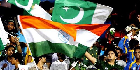 “இந்தியாவை ஆதரிப்போம், இங்கிலாந்தையல்ல” - பாசத்தை கொட்டிய பாக். ரசிகர்கள்