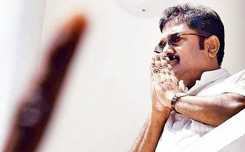 மாணவர்கள் மீது தடியடி நடத்துவதா ? டிடிவி தினகரன் கண்டனம்