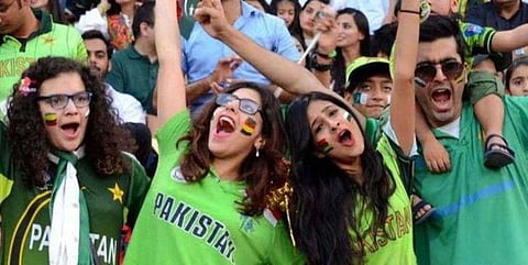 ’கடவுளே இந்தியா ஜெயிக்கணும்...’: பாகிஸ்தான் ரசிகர்களின் திடீர் பாசம்!