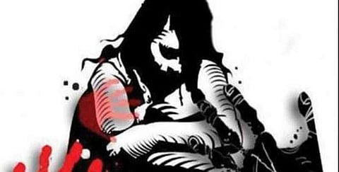 பாலியல் வன்கொடுமை செய்து நிர்வாண ஊர்வலம்: பழங்குடி பெண்ணுக்கு கொடுமை!