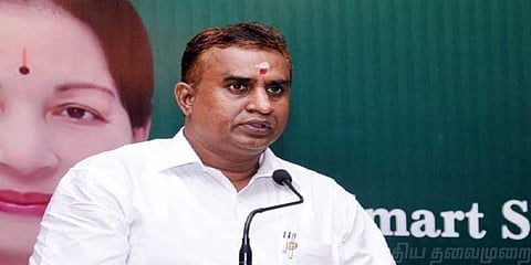 மழைநீர் சேகரிப்பை கண்காணிக்க 200 குழு - அமைச்சர் வேலுமணி