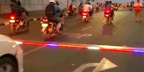 ஒரு மாதத்திற்குள் செயலிழந்த எல்இடி விளக்கு வேகத்தடை