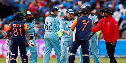 “தோனியும் கேதாரும் பவுண்டரிகள் அடிக்க முயன்றனர்”- ரோகித் ஷர்மா விளக்கம்