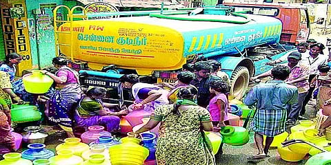 தண்ணீர் லாரிகளை பதிவு செய்ய வேண்டும் - தமிழக அரசுக்கு நீதிமன்றம் உத்தரவு