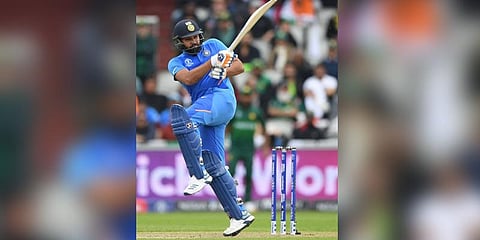 ரோகித் , ராகுல் அரை சதம் ! திணறும் பங்களாதேஷ் பந்துவீச்சாளர்கள்