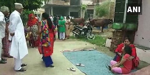 மனைவி, 3 குழந்தைகளை கொலைசெய்துவிட்டு கணவர் தற்கொலை - சந்தேகத்தால் விபரீதம்