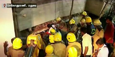 மதுரையில் 3 மாடி கட்டடம் இடிந்து விபத்து : உரிமையாளர் கைது