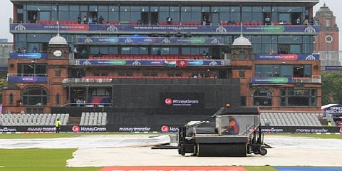 இந்தியா - நியூசிலாந்து அரையிறுதிப் போட்டி ! இன்றும் தொடரும்