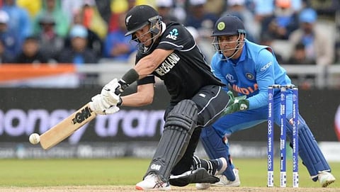 மீண்டும் தொடங்கியது இந்தியா-நியூஸிலாந்து அரையிறுதிப் போட்டி