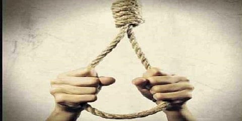 தஞ்சை அருகே காவலர் தூக்கிட்டு தற்கொலை! காரணம் என்ன?