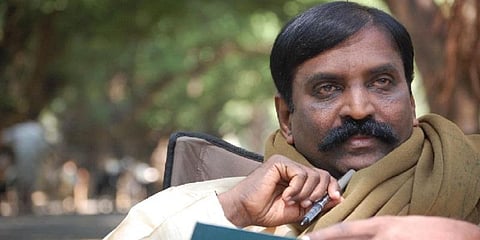 ‘கள்ளிக்காடு கண்டெடுத்த கவிதை நாயகன்’ வைரமுத்து!