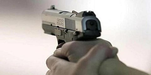 கஞ்சா கடத்திய கும்பல் மீது போலீசார் துப்பாக்கிச் சூடு